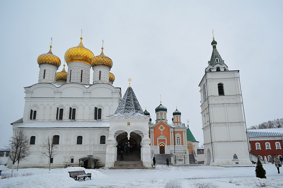 КОЛЫБЕЛЬ ДИНАСТИИ РОМАНОВЫХ